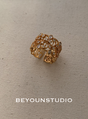 ZUORAN 复古宫廷风蕾丝边镂空水滴锆石黄铜镀金精致宽面戒指女R83