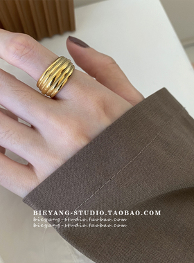 别样风ins竖纹钛钢镀18k潮流女戒