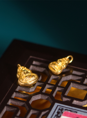 錾刻古法黄金立体雕刻如来佛吊坠