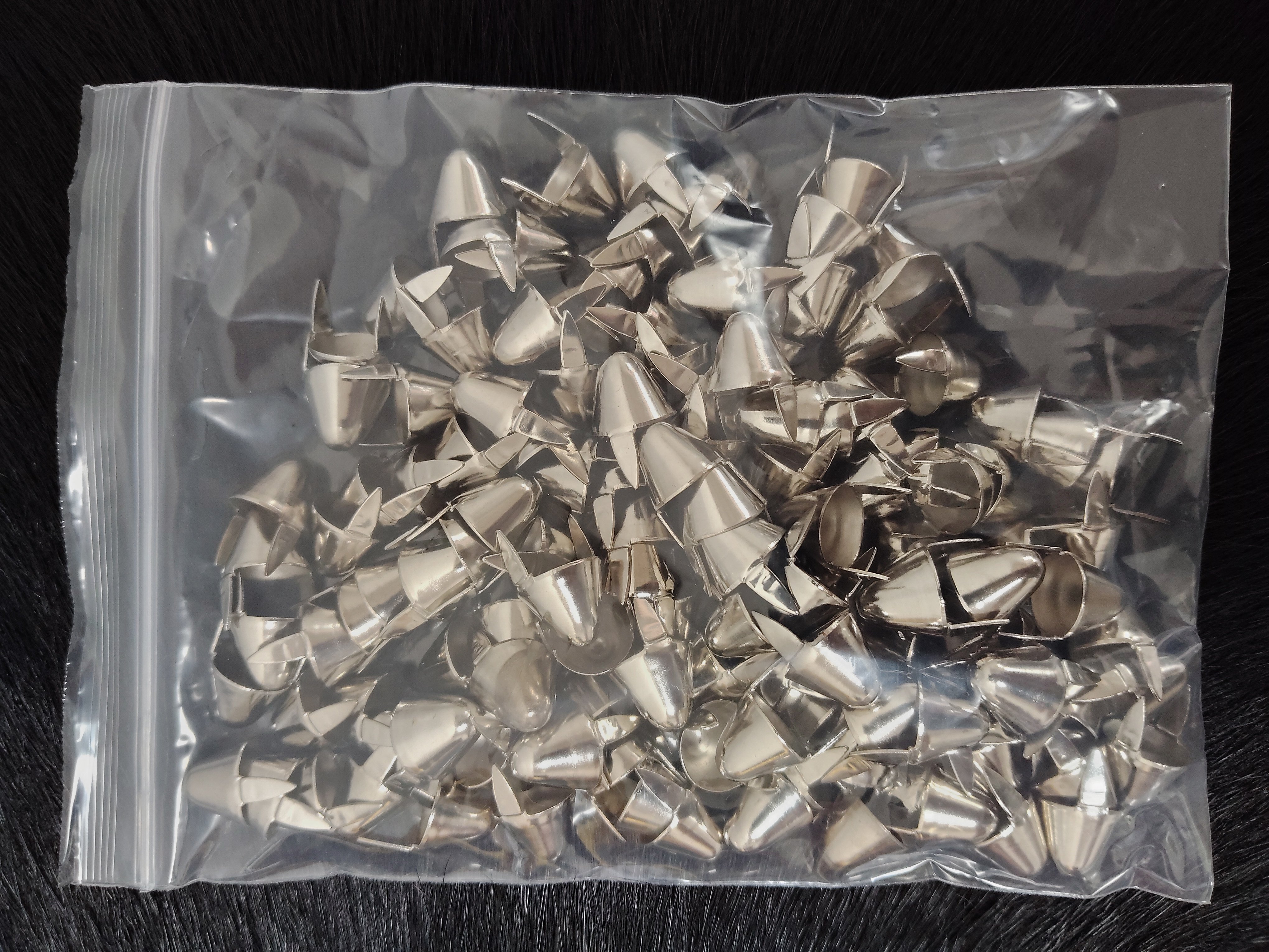 uk77铆钉皮衣马甲朋克机车摇滚两脚爪钉合金环保电镀100颗一包,淘宝优惠券,粉丝福利购,淘宝优惠卷