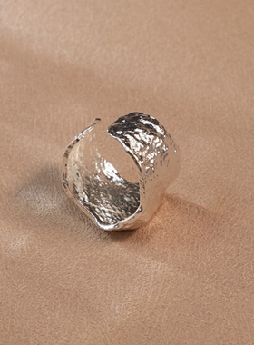 小众设计不规则波浪纹戒指