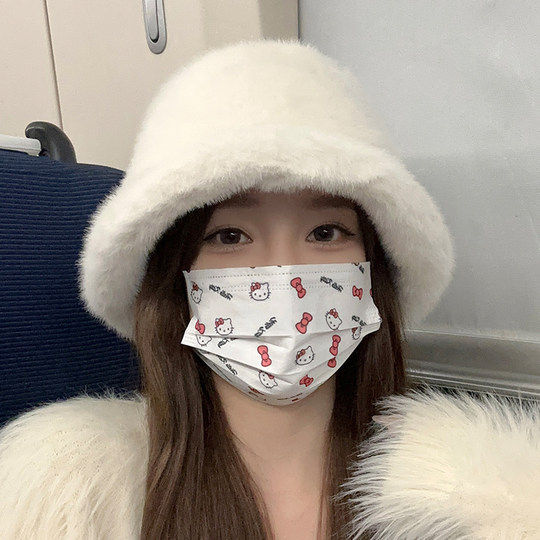 White plush fisherman hat for women to keep warm in winter and show small face