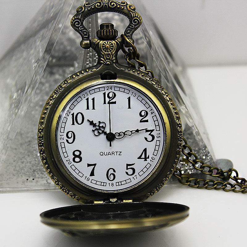 生肖狗翻盖复古大字男女士石英怀表 木川怀表