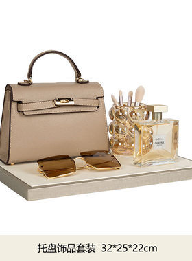 轻奢衣帽间女服装包包高跟鞋模型