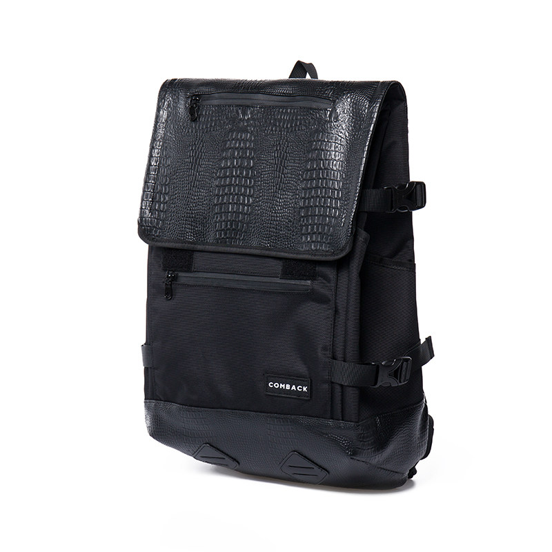 comback纯黑低调女型格双肩背包 comback双肩背包
