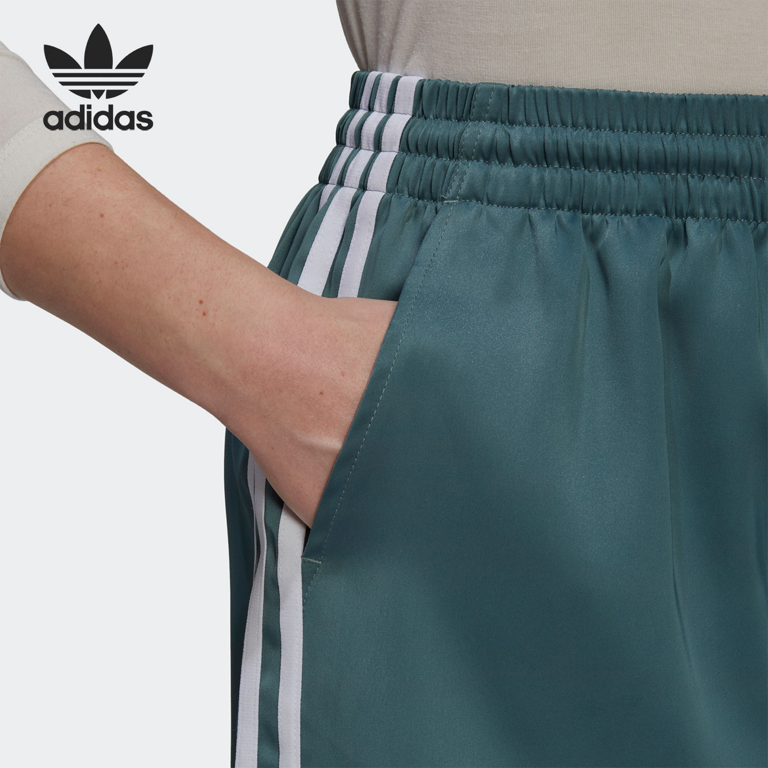 Adidas/阿迪达斯正品 SATIN SHORTS 三叶草女子运动短裤 GN2775 - 图1