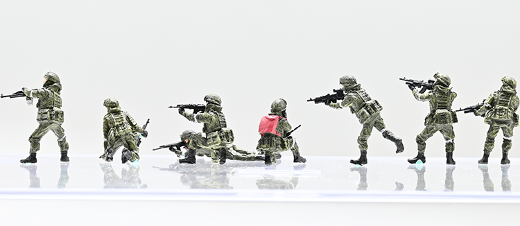 三荣模型 1/72 俄罗斯 战斗组 俄乌8人组 兵人士兵上色完成品摆件 - 图1