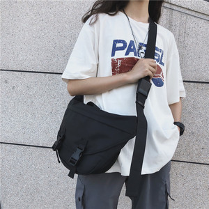 新款潮牌邮差包街头潮流斜挎包