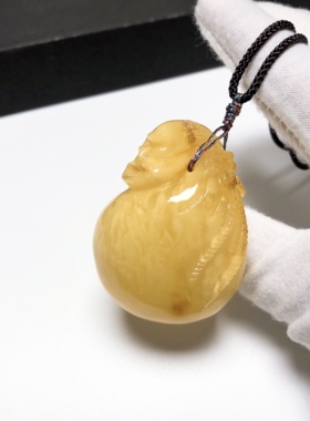 D333# 天然蜜蜡白妖花大钱袋子吊坠 招财纳福 51*49*27mm 28.81克