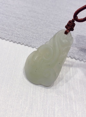 D863# 天然岫玉精工雕刻如意吊坠38*22.3*4mm