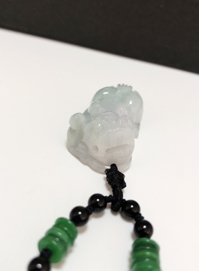 D1062#天然A货翡翠带紫精雕貔貅吊坠 配黑玛瑙珠链34*17.8*12.3mm