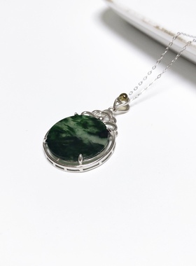 D581# S925纯银镀18k 白金精工镶嵌天然翡翠圆牌29*22*3.8mm