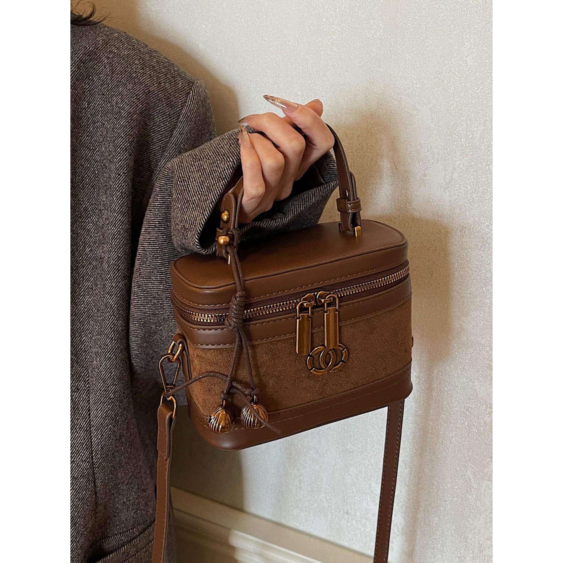 高级感小众包包女2026新款秋冬百搭复古斜挎包麂皮手提盒子水桶包,淘宝优惠券,粉丝福利购,淘宝优惠卷