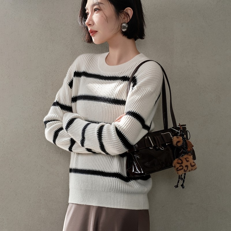 2025秋冬新款圆领条纹100%山羊绒衫女宽松百搭软糯针织打底衫毛衣,淘宝优惠券,粉丝福利购,淘宝优惠卷