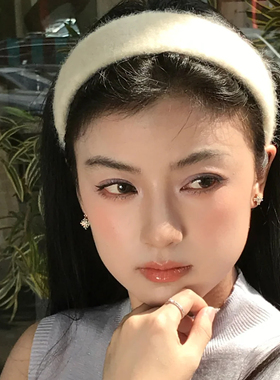 温柔月光白！白色宽边毛绒发箍女秋冬高颅顶超好看的高级头箍头饰