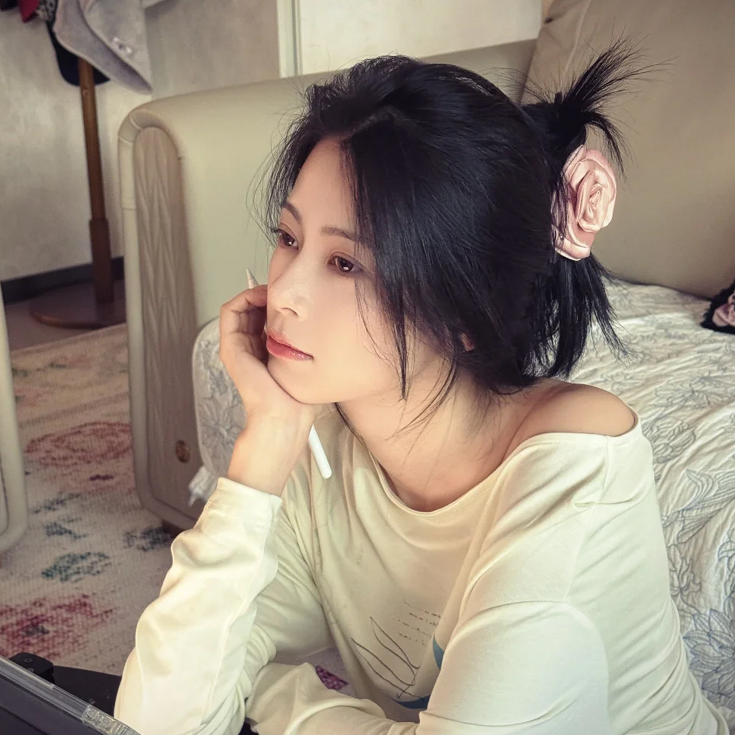 玫瑰曼塔~白鹿同款粉色浪漫小花苞花朵抓夹半扎发中号发夹后脑勺,淘宝优惠券,粉丝福利购,淘宝优惠卷