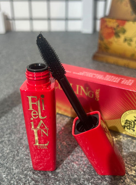 浓密纤长不晕染睫毛膏防水防汗