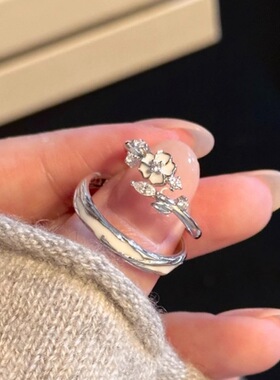 S999足银发光山茶花情侣对戒女纯银小众设计夜光戒指生日礼物女生