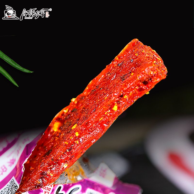 麻辣多拿零食麻辣儿时素牛面筋辣条 麻辣多拿素肉