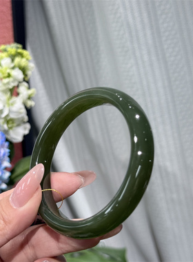 新疆和田玉碧玉湖水绿扁圆条手镯