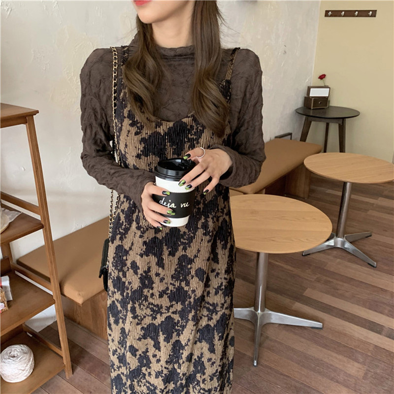 秋季法式碎花吊带连衣裙2021新款 七彩丽人俏妮芬连衣裙