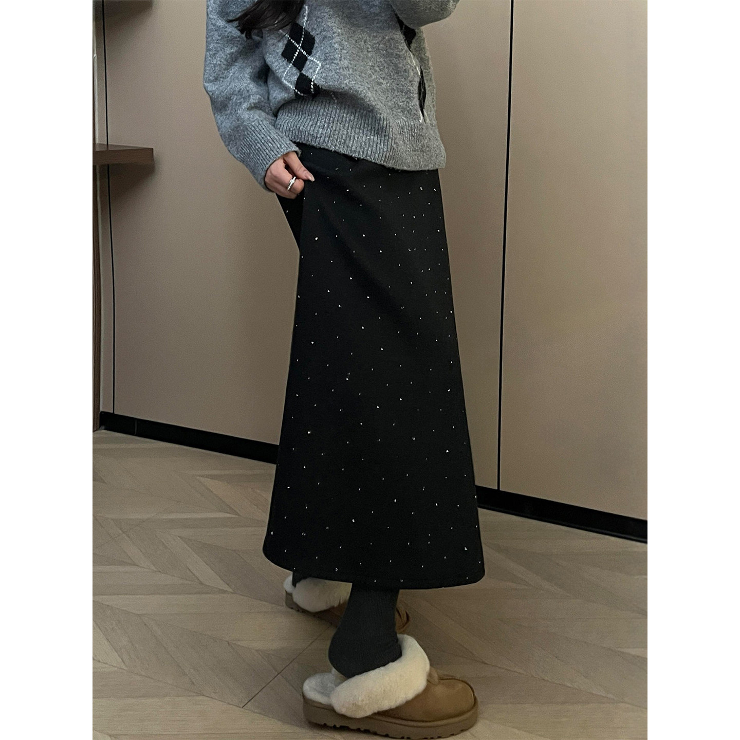 黑灰色烫钻半身裙女秋冬加绒加厚胖妹妹mm高腰宽松遮肉a字包臀裙,淘宝优惠券,粉丝福利购,淘宝优惠卷