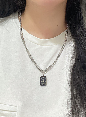 UNBEATEN好运铭牌字母钛钢项链