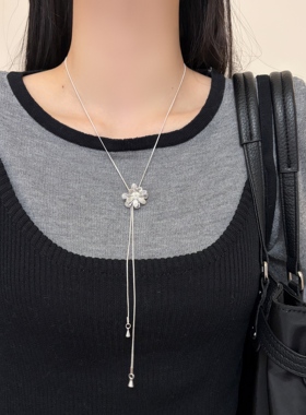 银色锆石花朵长款项链2026新款