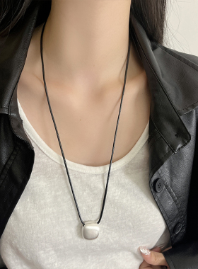 拉丝小方块吊坠黑绳项链