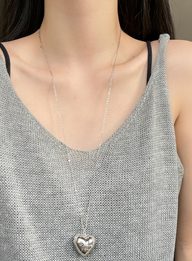 UNBEATEN银色爱心吊坠项链女长款卫衣链高级感叠戴金属毛衣链配饰