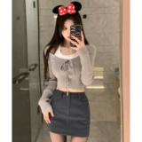 Трикотажный комплект, милый дизайнерский приятный телу свитер, тренд сезона, облегающий крой