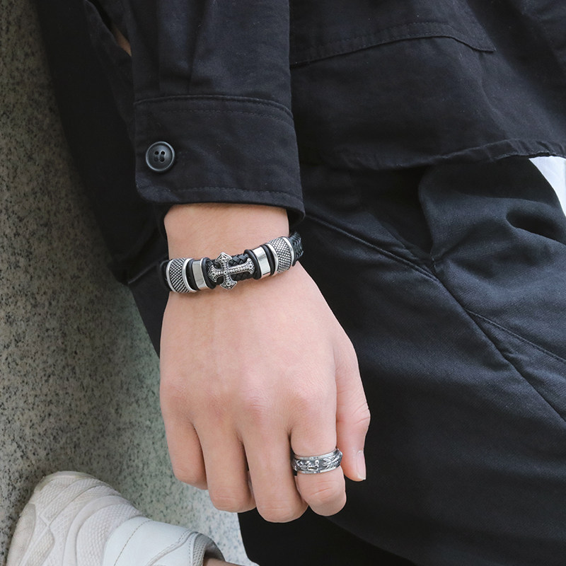 欧美黑武士十字架手链男士皮绳编织手绳钛钢潮人霸气文化创意手环,淘宝优惠券,粉丝福利购,淘宝优惠卷