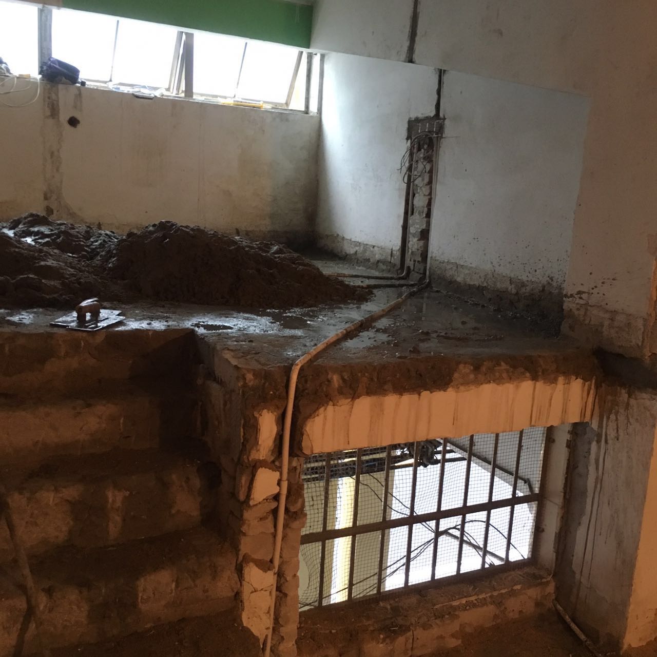 Guangzhou fully packaged repair of old houses, rough houses, rental houses, villa decoration, reconstruction, repair, mud and water engineering construction and renovation