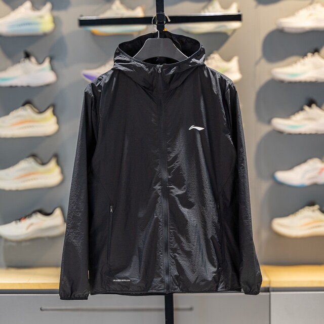 Li Ning ກິລາ windbreaker ປ້ອງກັນແສງແດດ breathable ແລະກັນນ້ໍາ