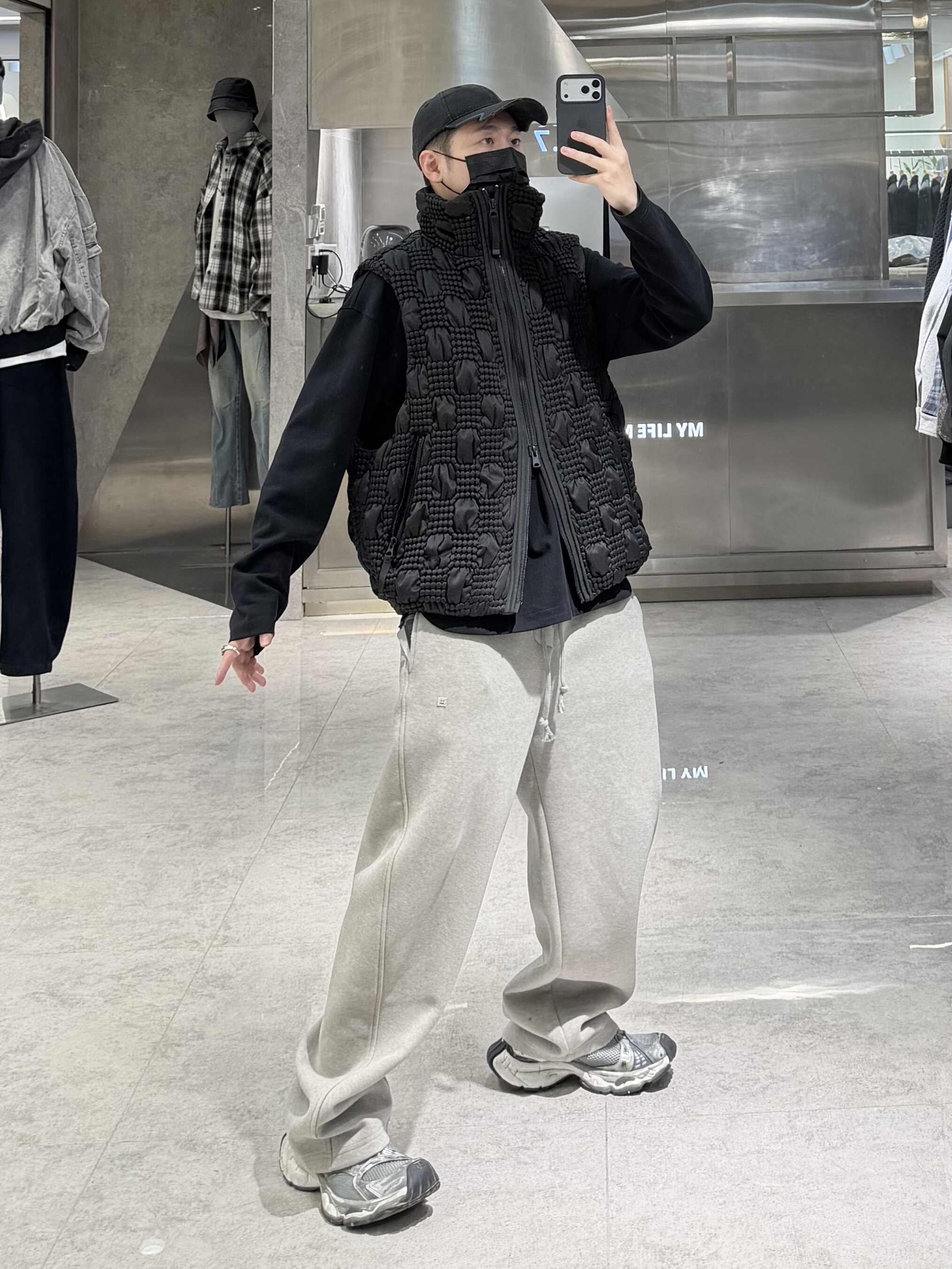 日言潮牌冬季立领鹅绒马甲男暗黑设计款发泡工艺宽松青年羽绒外套 - 图2