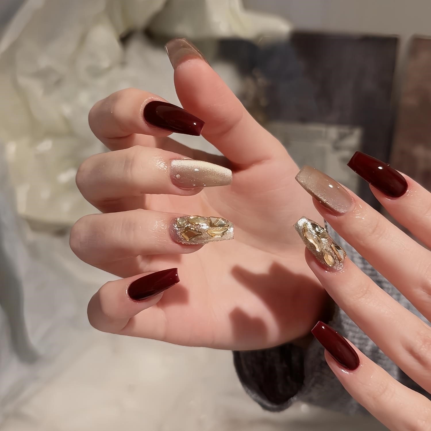 纯手工穿戴甲成品小红书爆款猫眼车厘子香槟钻简约高级新年战甲,淘宝优惠券,粉丝福利购,淘宝优惠卷