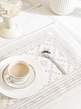 瑞典ekelund 八叶玫瑰餐垫 白的棉麻餐桌茶几垫西餐垫吸水隔热垫