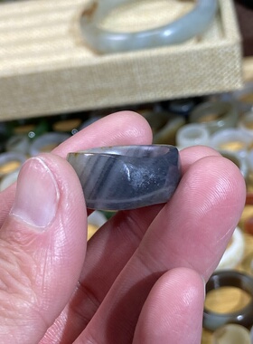 和田玉籽料洒金皮卡18随型戒指独籽天地满皮复古风戒圈跑环玉环