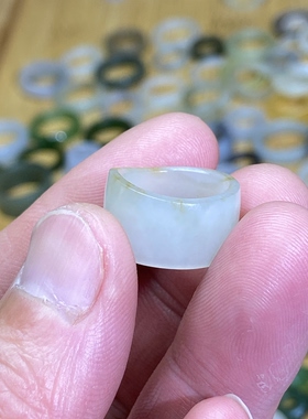 和田玉籽料卡13随型跑环尾戒满皮洒金皮古风戒圈玉环文玩珠串挂饰