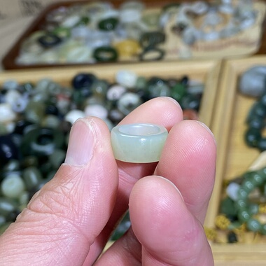 和田玉籽料带翠随型卡10跑环青白玉古风玉环文玩珠串挂饰项链配饰