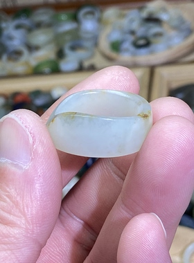 和田玉籽料卡20戒指青白玉洒金满皮古风戒圈跑环文玩珠串挂饰玉环