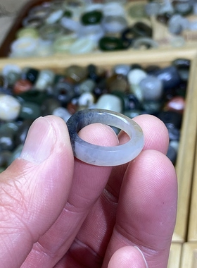 和田玉籽料卡15随型戒指白玉青花洒金皮满皮聚墨俏色戒圈跑环玉环