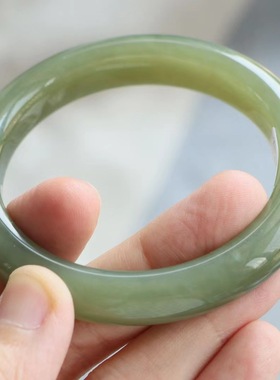 保真天然和田玉手镯55圈口证书编号6061325和田玉湖绿色 青海料