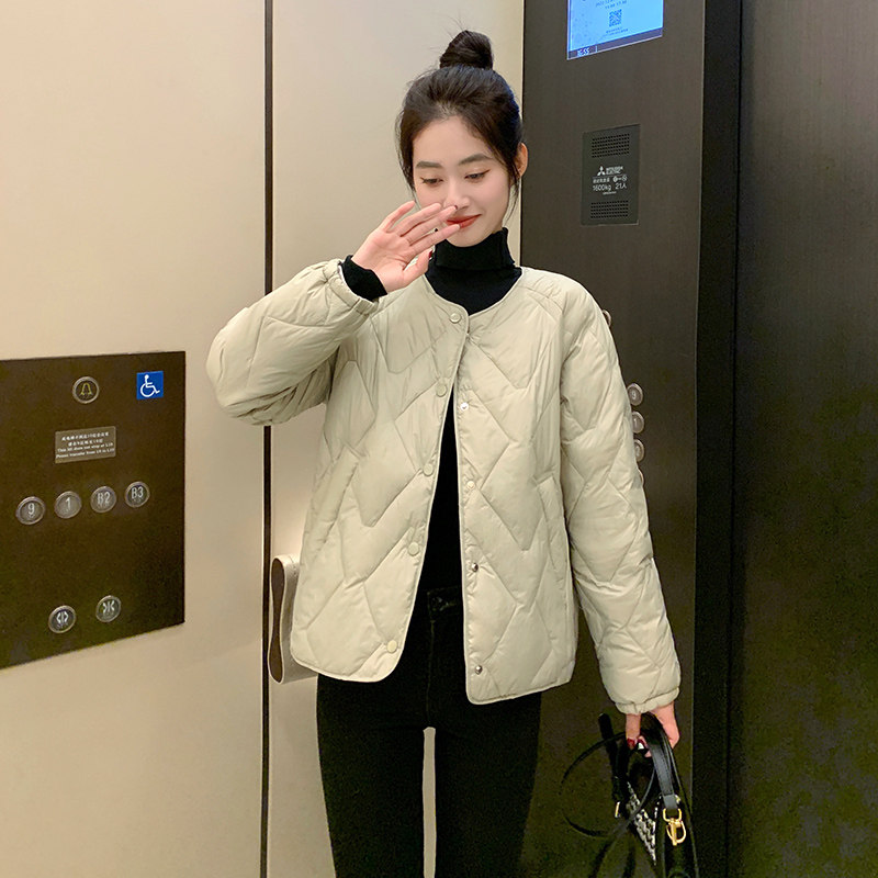  娇兰恋服饰羽绒服