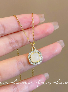 猫眼石方糖吊坠钛钢项链女设计感百搭镶钻锁骨链时尚高级颈链配饰