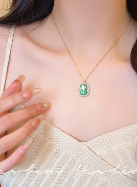 郁金香超仙超闪微镶钛钢项链小众设计高级感吊坠潮新款配饰品批发