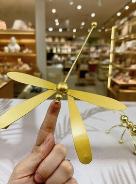 抖音热推!纯铜金色蜻蜓让桌面瞬间鲜活的平衡摆件
