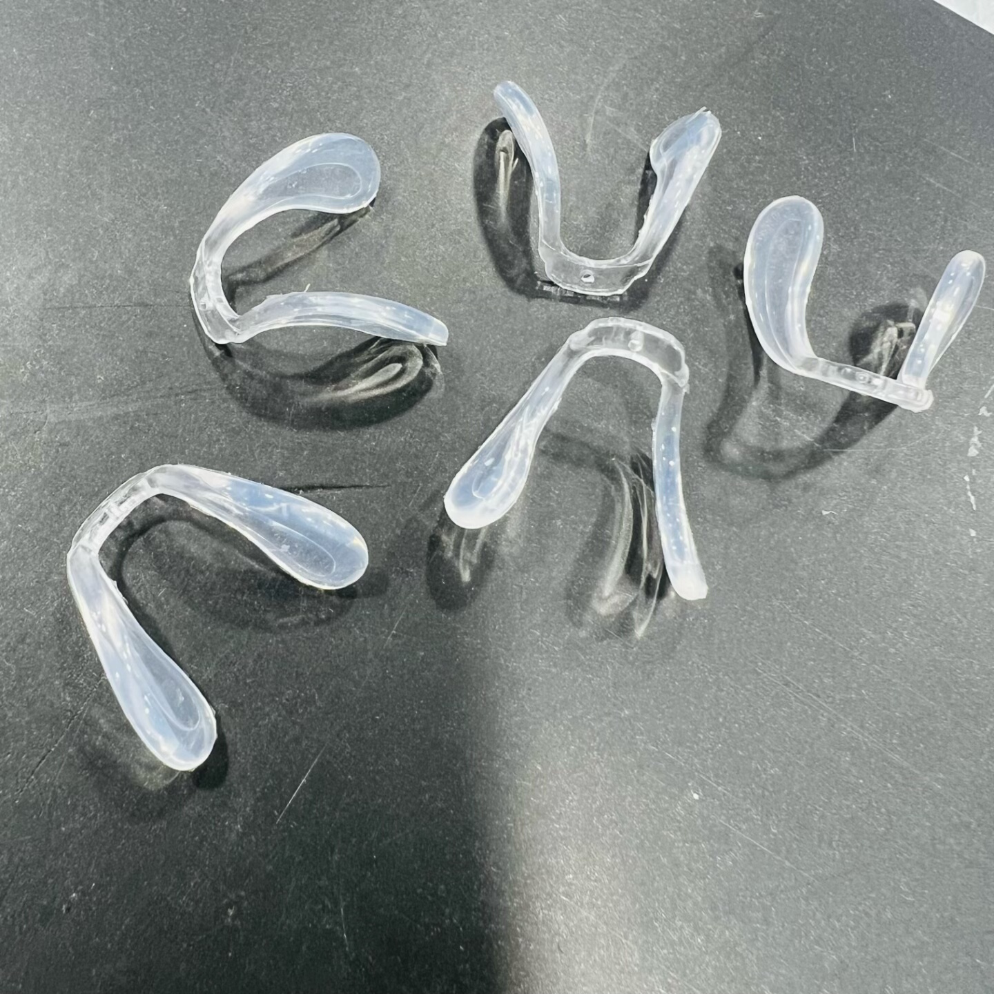 眼镜鼻托一体式马鞍形U型托叶 硅胶连体插入八字型锁螺丝鼻垫,淘宝优惠券,粉丝福利购,淘宝优惠卷