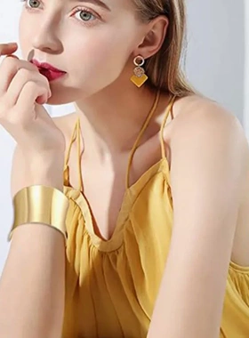 跨境新款手镯欧美时尚个性金属手镯朋克街拍开口手环镂空简约手饰