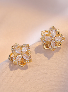 项链女旋转四叶花新款镶锆石吊坠耳环戒指套装网红锁骨链颈链